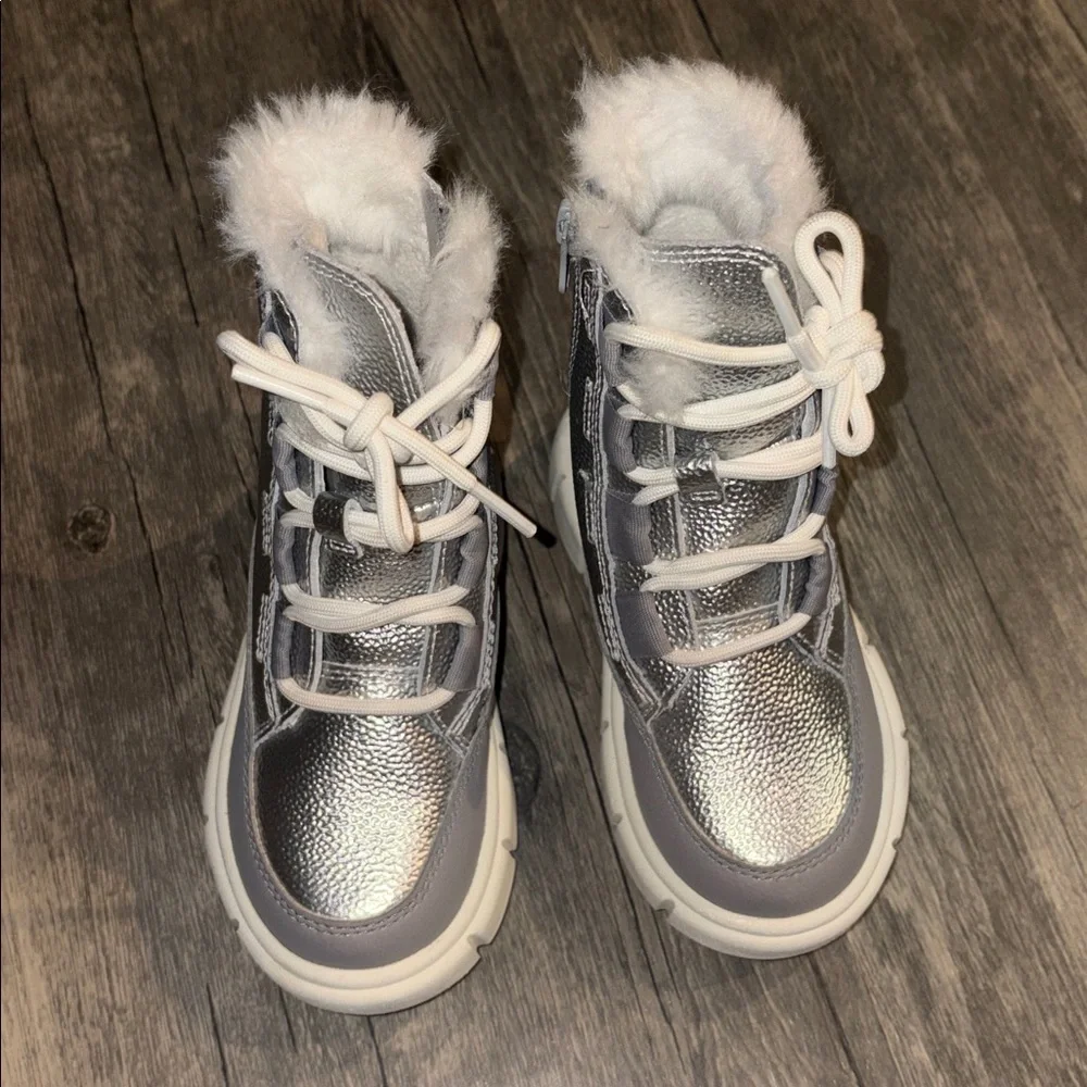 Sorel Explorer III Lace Winter Boot kids size 8: waterproof